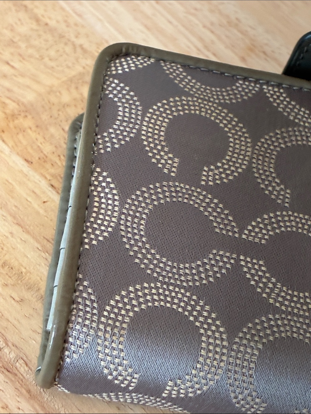 Coach Gray Signature Continental Wallet with Logo Snap - Picture 11 of 13